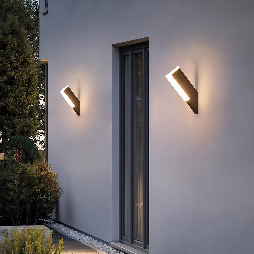 HAWTHORN GARDEN BELL WALL LANTERN