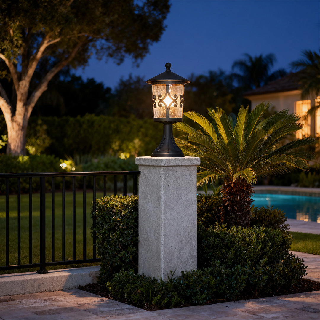RAVENSDALE ALUMINUM GARDEN PILLAR LANTERN