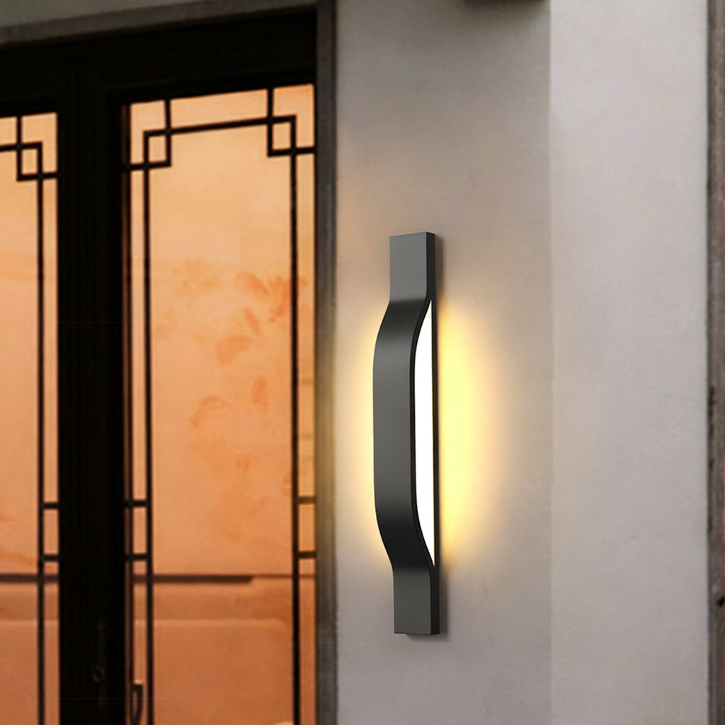 THORNBURY WEATHERPROOF OUTDOOR WALL LANTERN