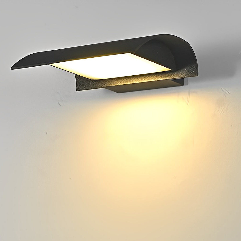 WINDSOR GARDEN WALL LANTERN - Contemporary Waterproof LED Fixture