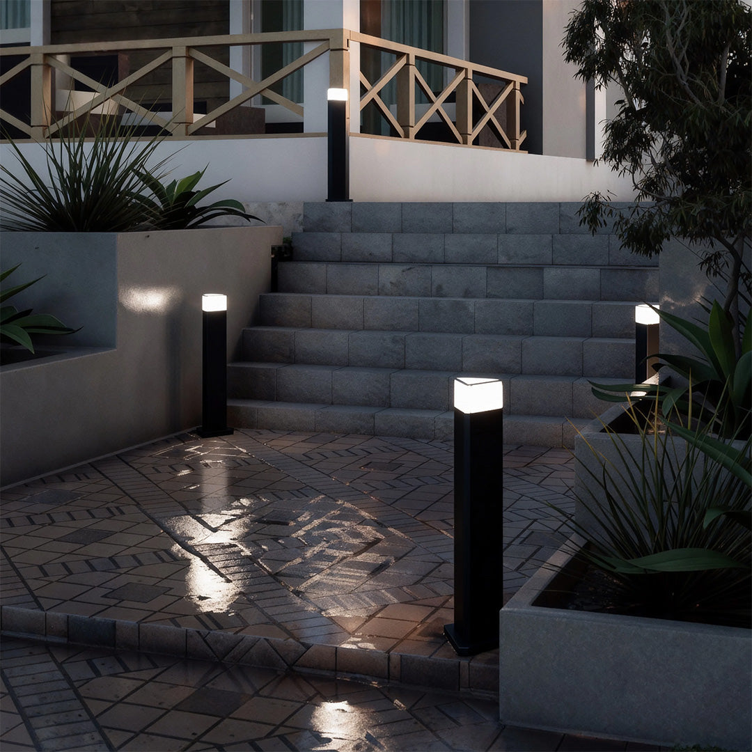 WINTHROP RAINPROOF LED PATHLIGHT WITH MODERN AESTHETIC