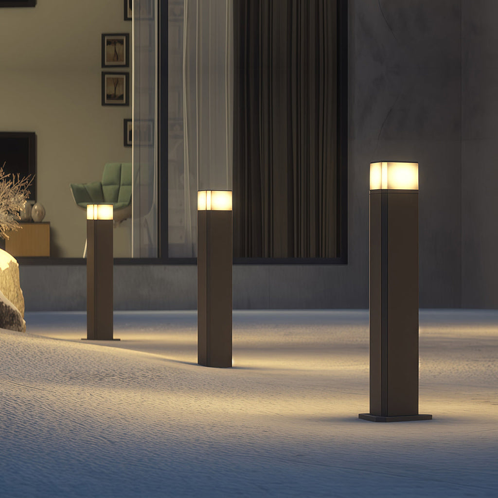WINTHROP RAINPROOF LED PATHLIGHT WITH MODERN AESTHETIC