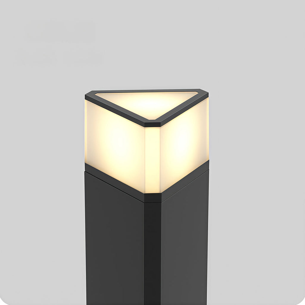 WINTHROP RAINPROOF LED PATHLIGHT WITH MODERN AESTHETIC