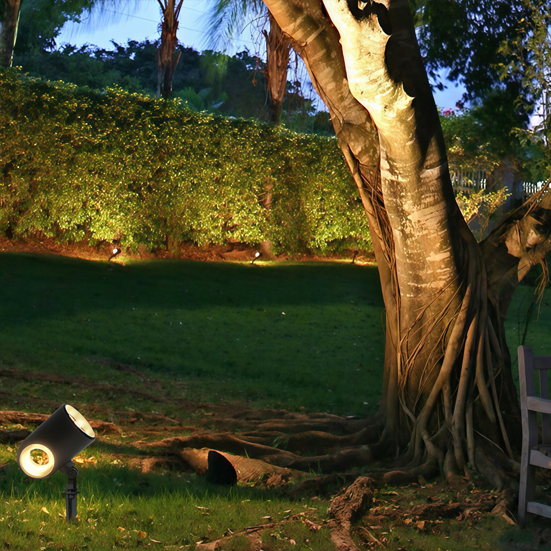 WINDSOR GARDEN BEACON: WEATHERPROOF LANDSCAPE SPOTLIGHT