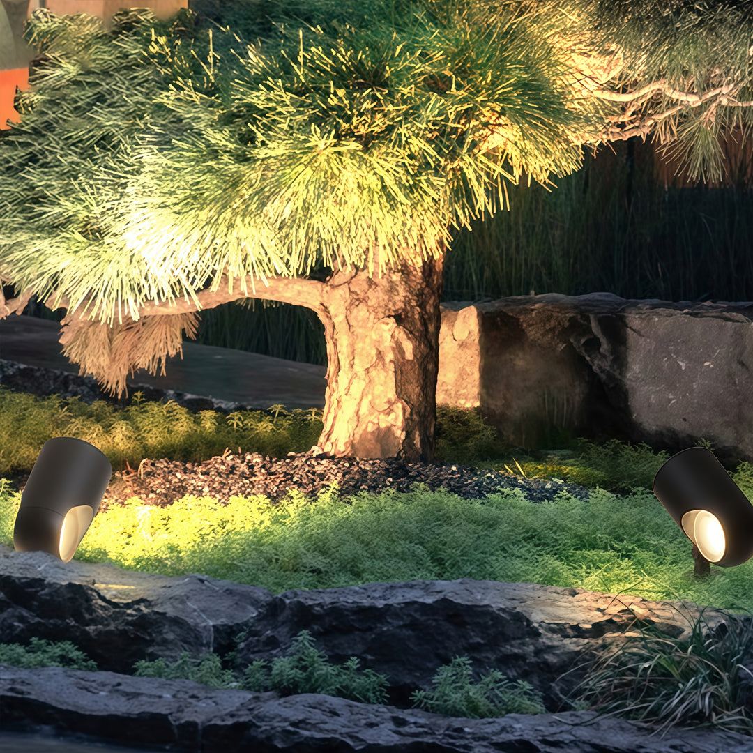 WINDSOR GARDEN BEACON: WEATHERPROOF LANDSCAPE SPOTLIGHT