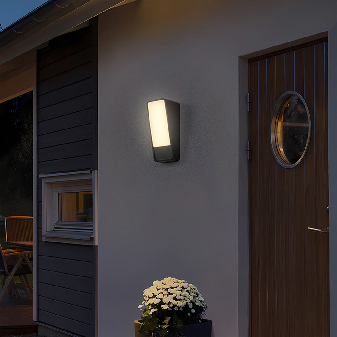WINTHROP SQUARE ALUMINUM OUTDOOR LED ILLUMINATOR
