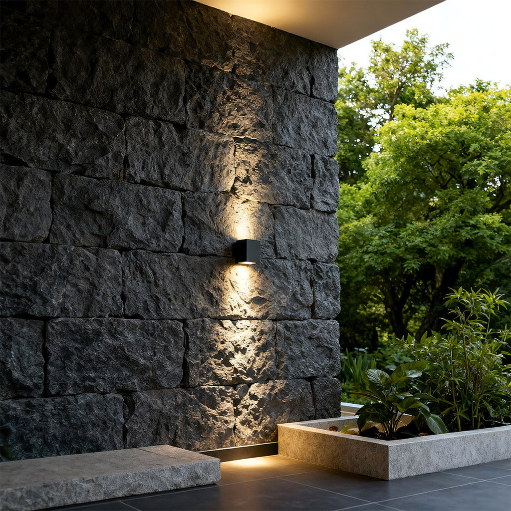 WINDSOR SQUARE DUAL-DIRECTION LED WALL LUMINAIRE