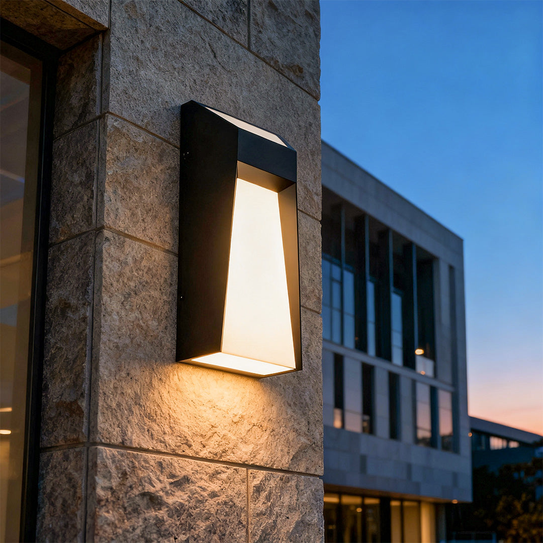 WINDSOR HEIGHTS GRAND OUTDOOR LANTERN, WEATHERPROOF ILLUMINATION