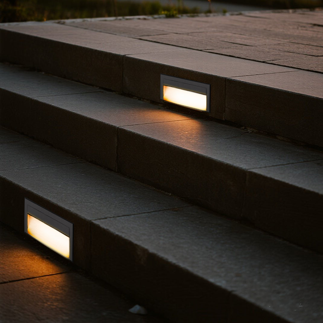 WINDSOR SQUARE OUTDOOR STEP ILLUMINATORS