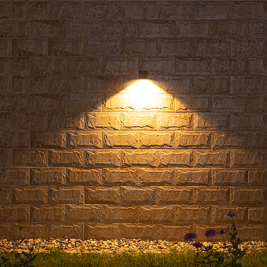 WINTERBOURNE CAST ALUMINUM OUTDOOR SCONCE WITH WATER-RESISTANT FINISH