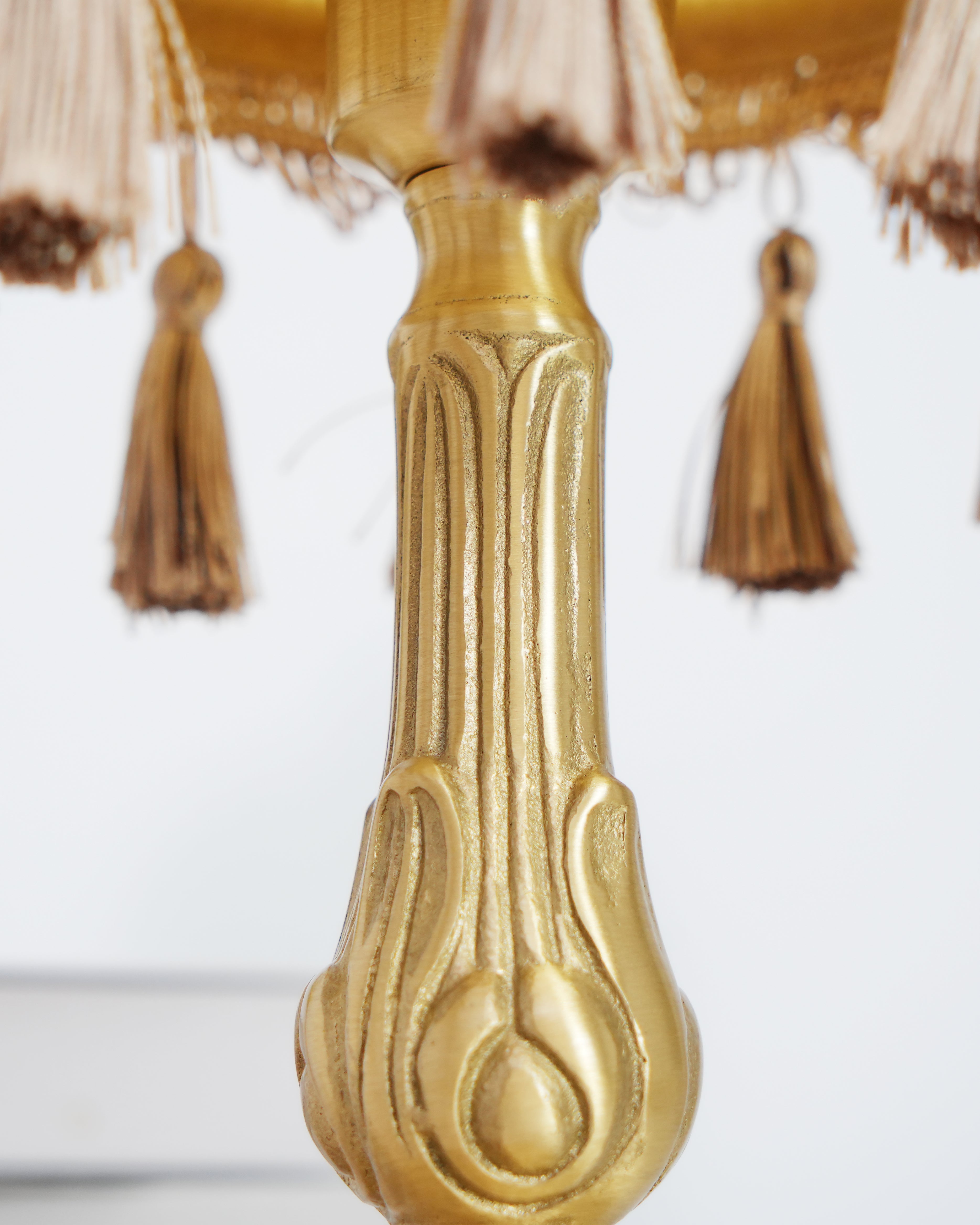 CHATEAU DORÉ BRASS TASSELED LAMP