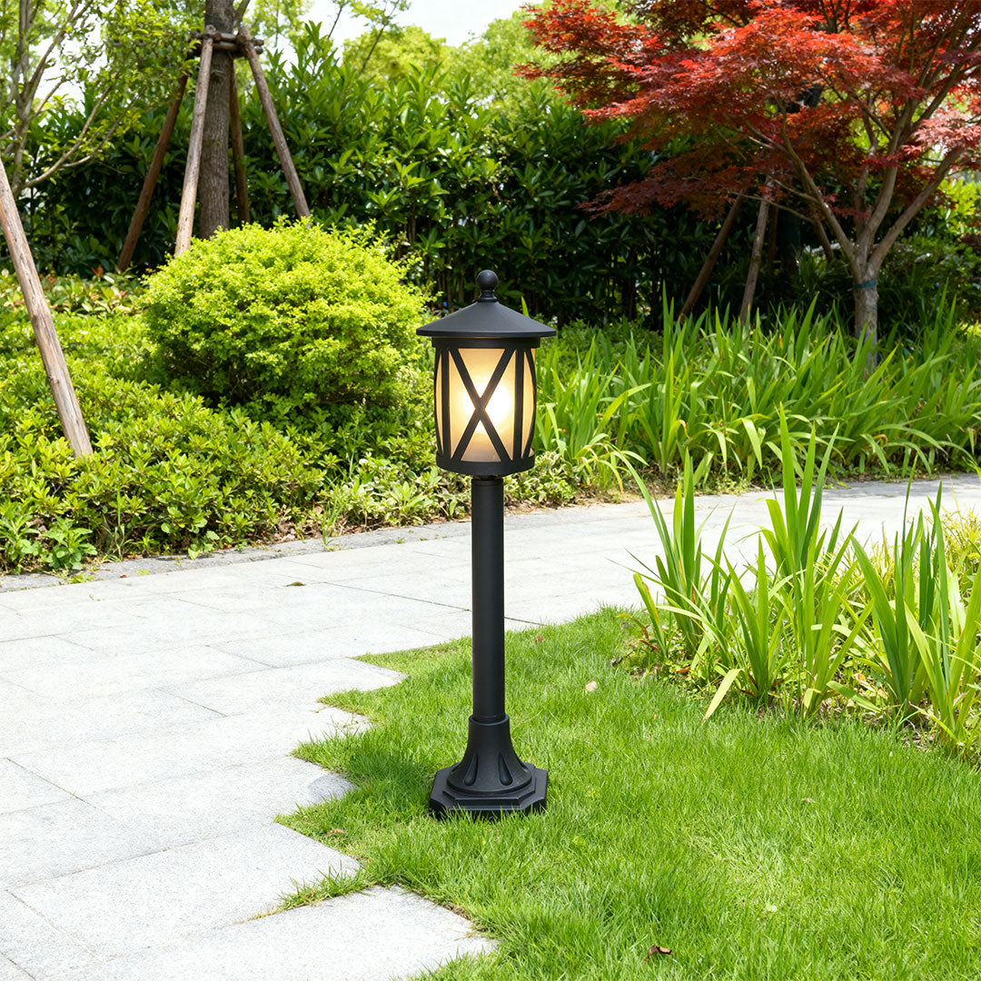 WINTHORPE ALUMINUM GARDEN SPOTLIGHT WITH LED ILLUMINATION