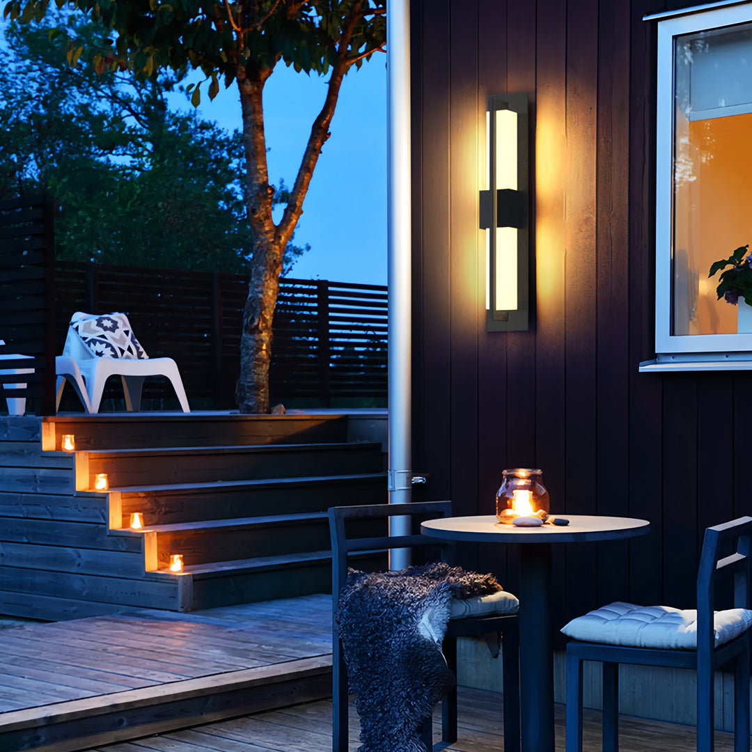 WINDSOR STRAIGHT EDGE OUTDOOR SCONCE, WEATHER-RESISTANT ILLUMINATOR