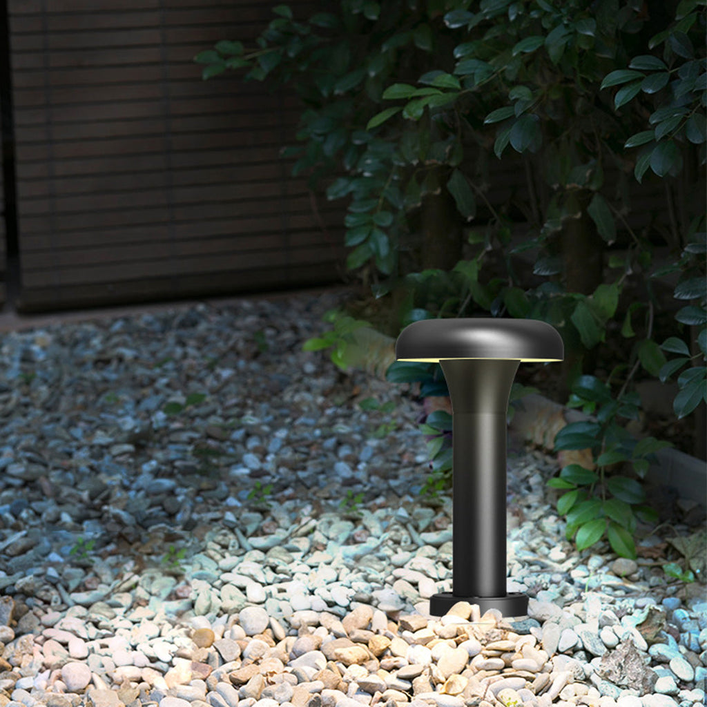 RAVENWOOD GARDEN BEACON: MODERN LED BOLLARD LIGHTING
