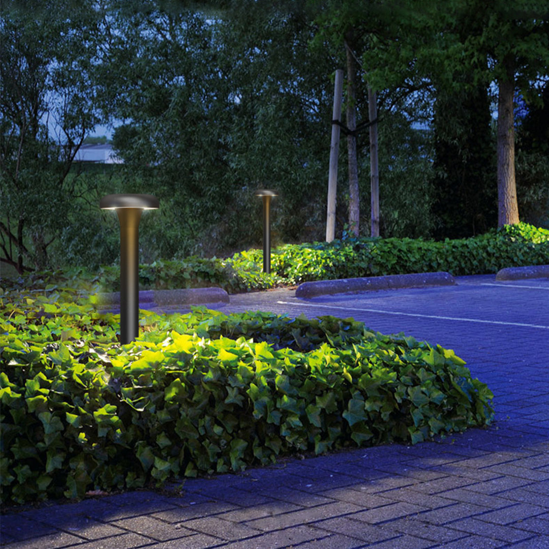 RAVENWOOD GARDEN BEACON: MODERN LED BOLLARD LIGHTING