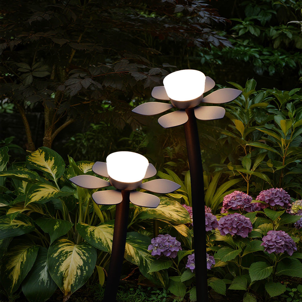 WINDSOR GARDEN PATH ILLUMINATORS - WEATHER-RESISTANT LED LIGHTING