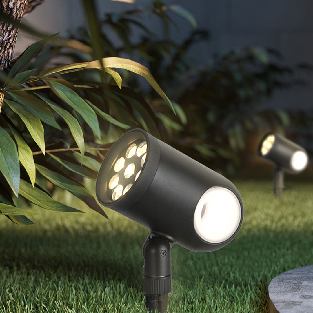 WINDSOR GARDEN BEACON WATER-RESISTANT LANDSCAPE LIGHT
