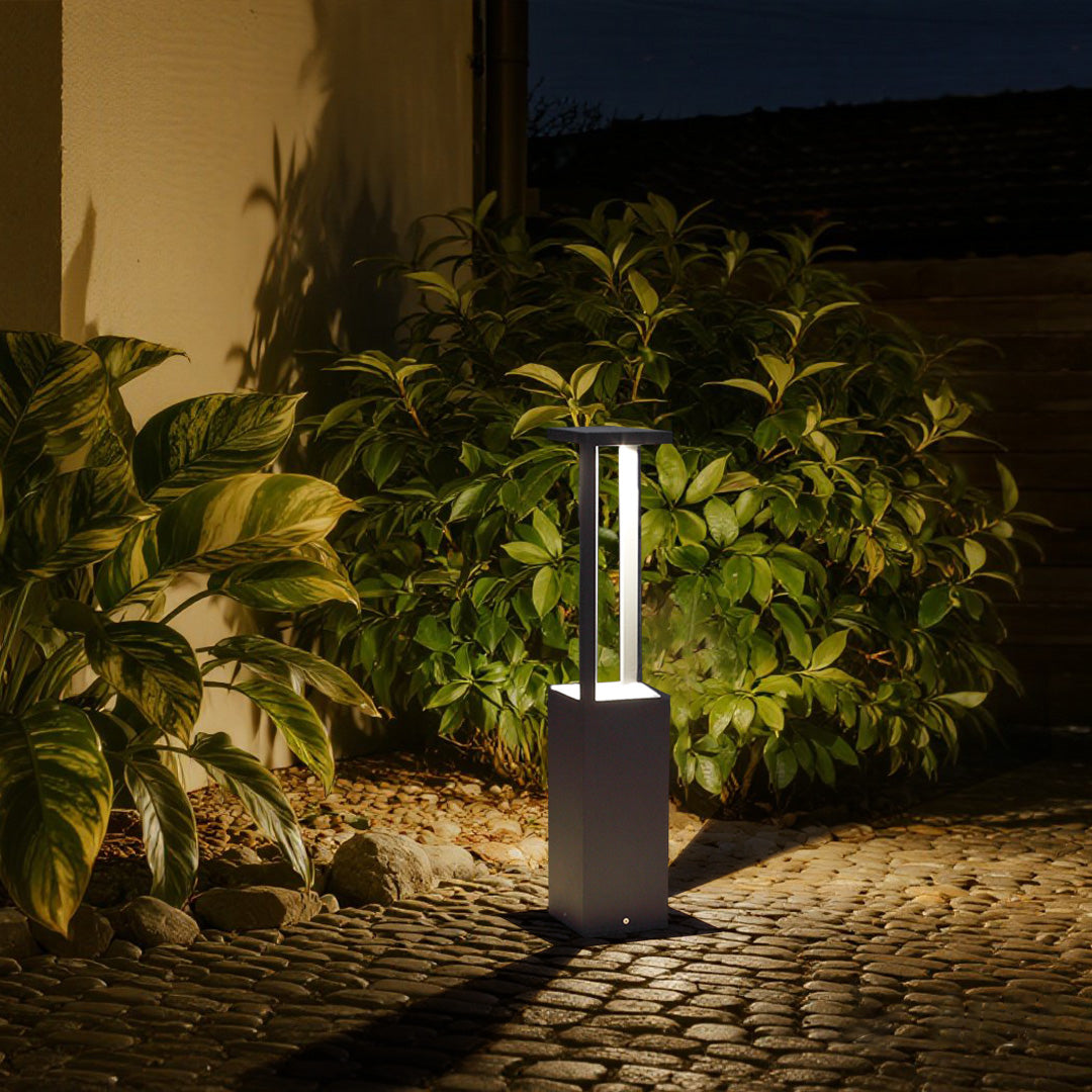 RAVENSHIRE CUTOUT ILLUMINATED GARDEN PILLAR
