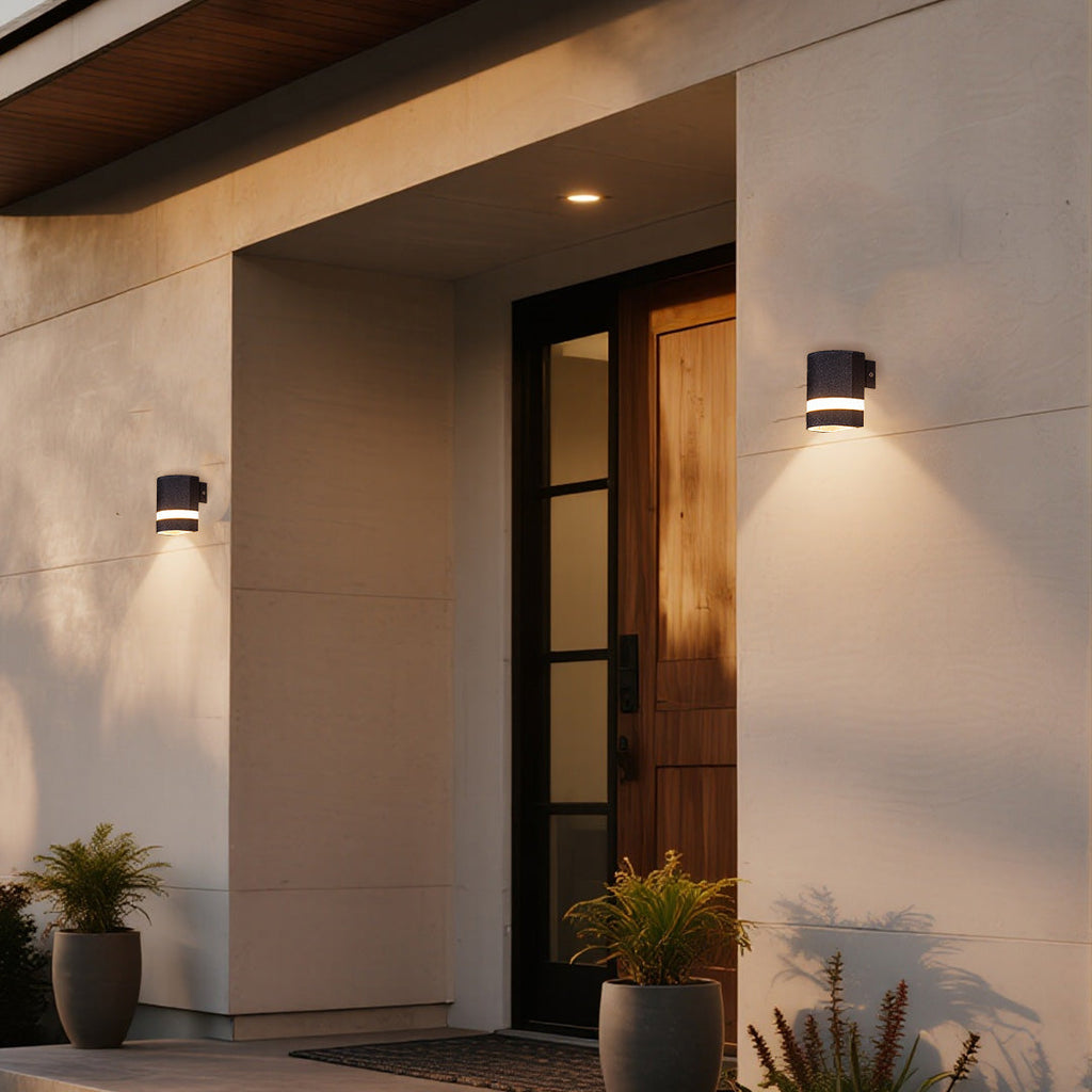 WINTHORPE CAST ALUMINUM OUTDOOR WALL LANTERN - MODERN INDUSTRIAL DESIGN WITH IP65 RATING FOR FACADES