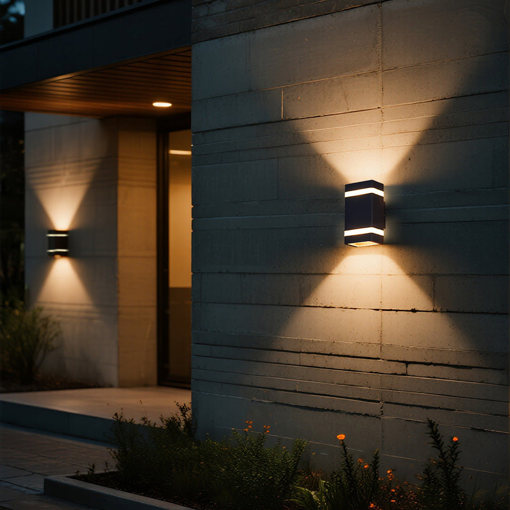 WINTHORPE CAST ALUMINUM OUTDOOR WALL LANTERN - MODERN INDUSTRIAL DESIGN WITH IP65 RATING FOR FACADES