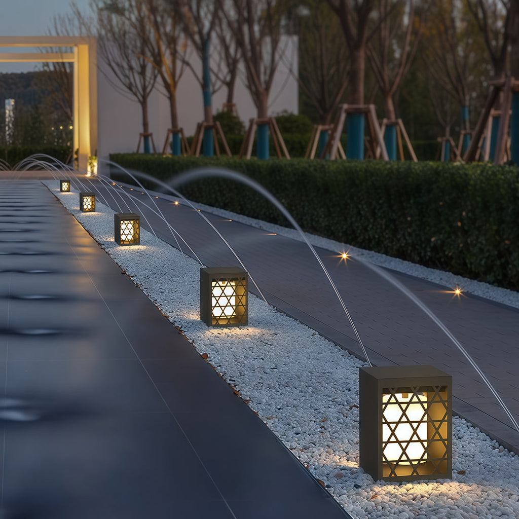RAVENSWORTH WEATHERPROOF GARDEN LANTERN