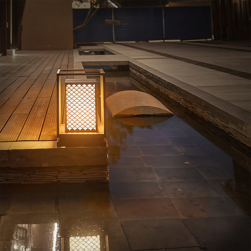 WINDSOR GARDEN GUARDIAN WATERPROOF LANTERN
