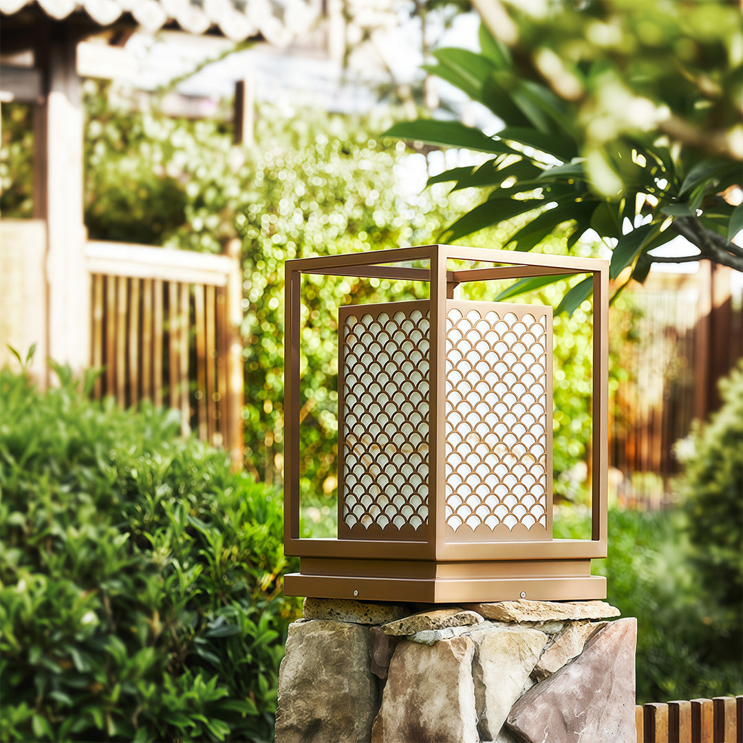 WINDSOR GARDEN GUARDIAN WATERPROOF LANTERN