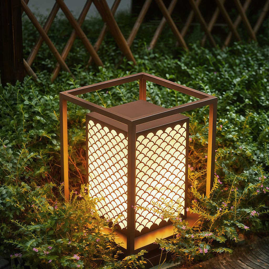 WINDSOR GARDEN GUARDIAN WATERPROOF LANTERN