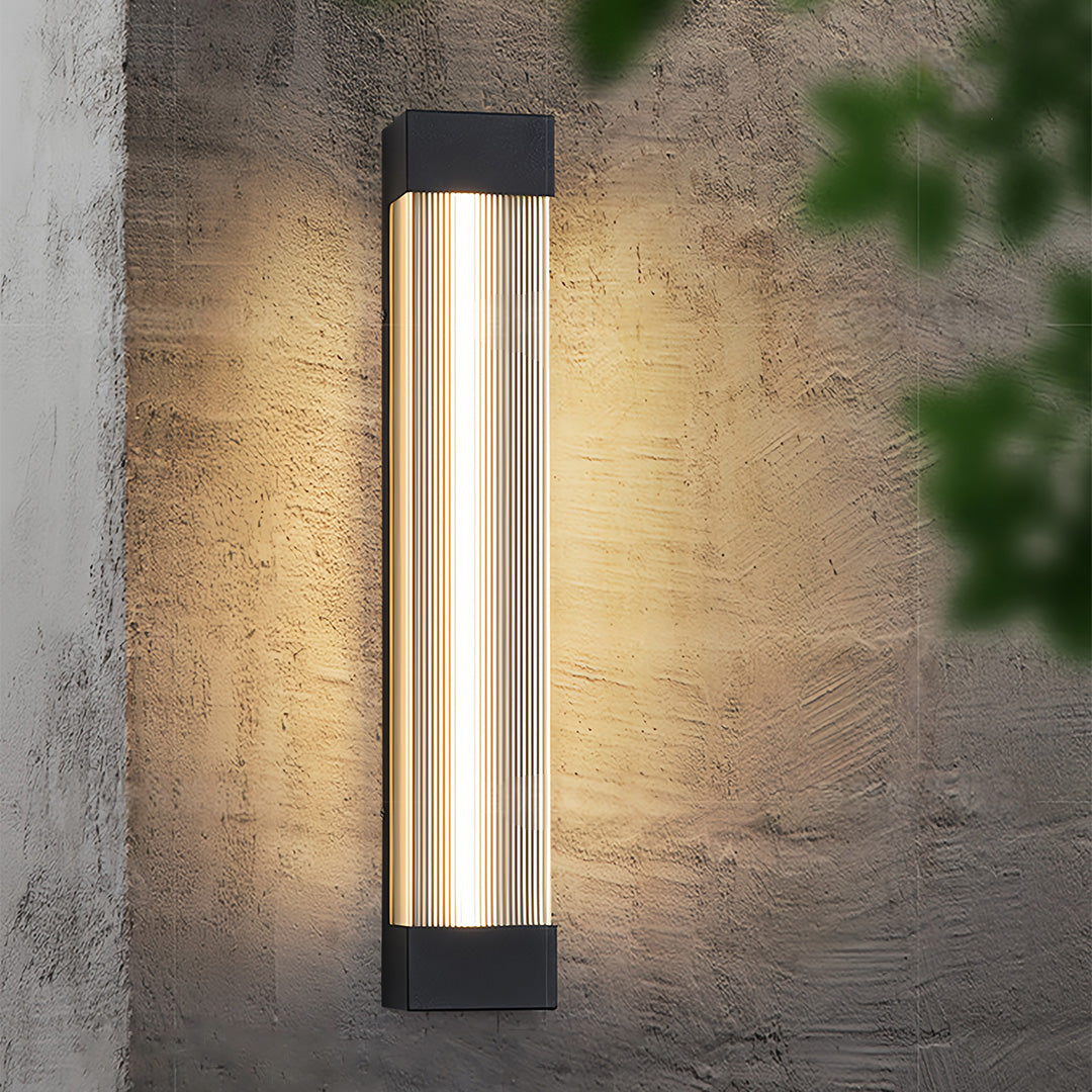 WINDSOR AQUA VERTICAL LED OUTDOOR SCONCE
