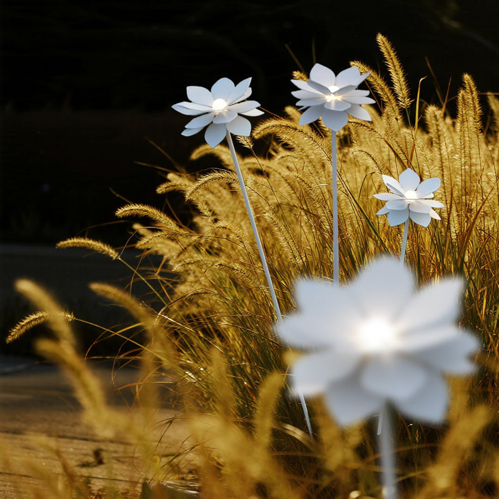WINTHROP GARDEN BLOOM LED LIGHTS IN WHITE, WEATHER-RESISTANT FLOWER DESIGN