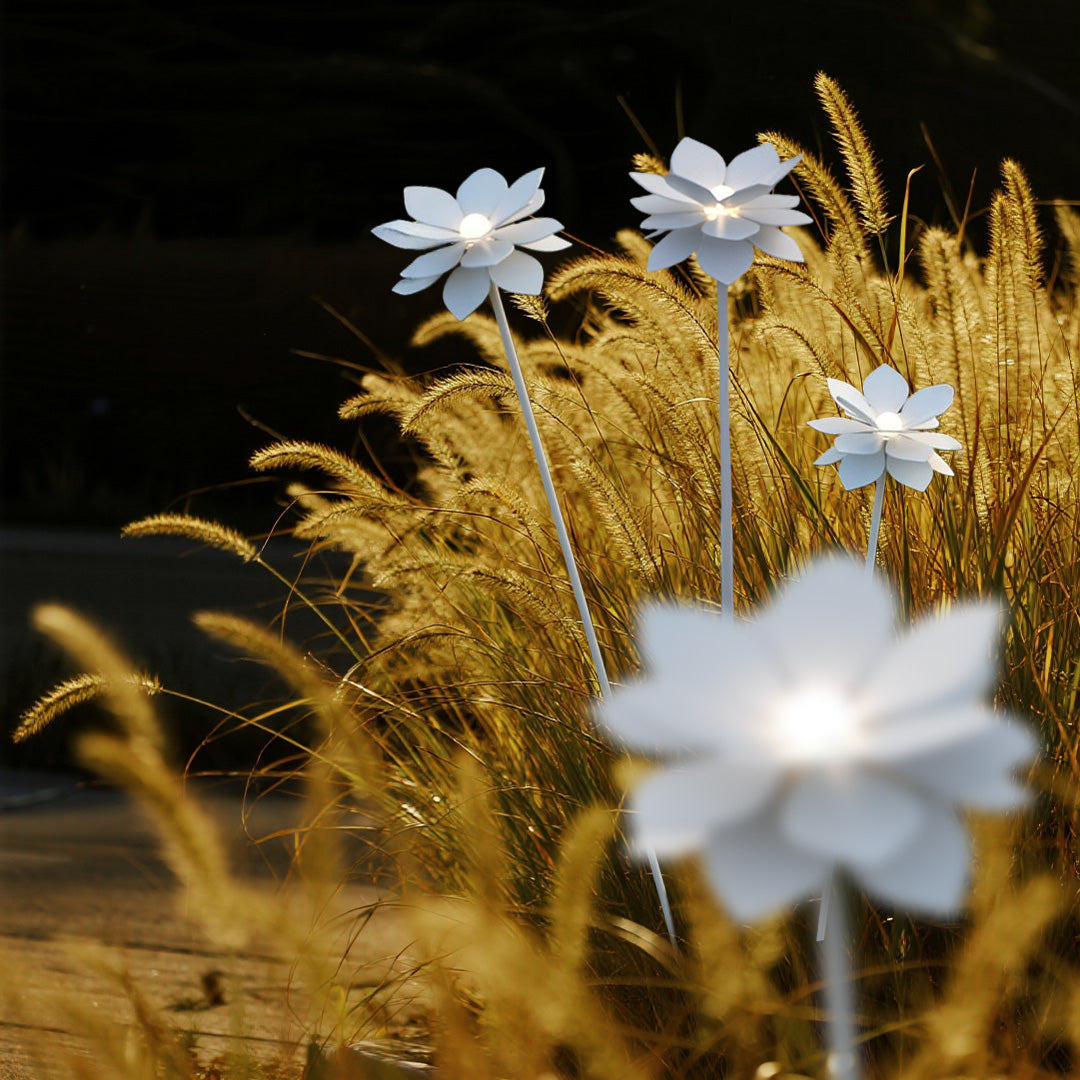 WINTHROP GARDEN BLOOM LED LIGHTS IN WHITE, WEATHER-RESISTANT FLOWER DESIGN