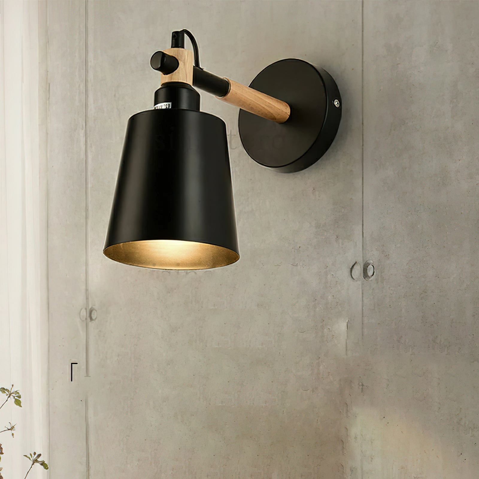 RAVENWOOD VINTAGE BRASS WALL SCONCE
