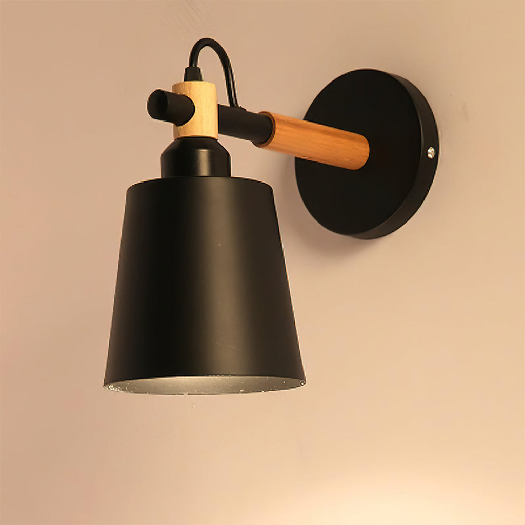 RAVENWOOD VINTAGE BRASS WALL SCONCE