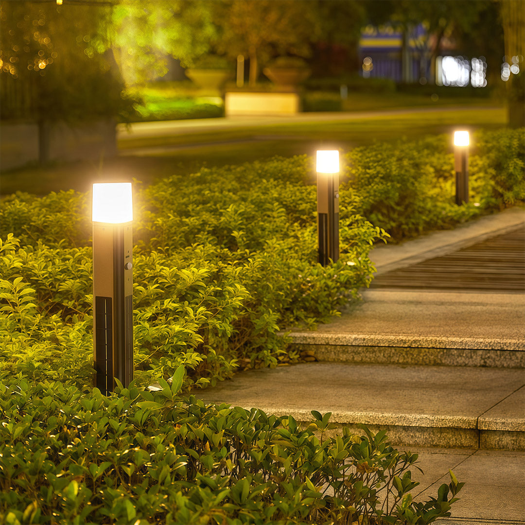WINTERBORNE SOLAR-POWERED GARDEN BOLLARD LANTERN