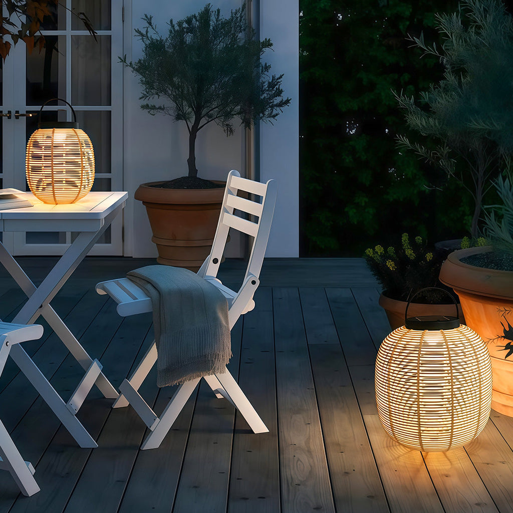 FENWICK SOLAR GLOWING GARDEN LANTERN