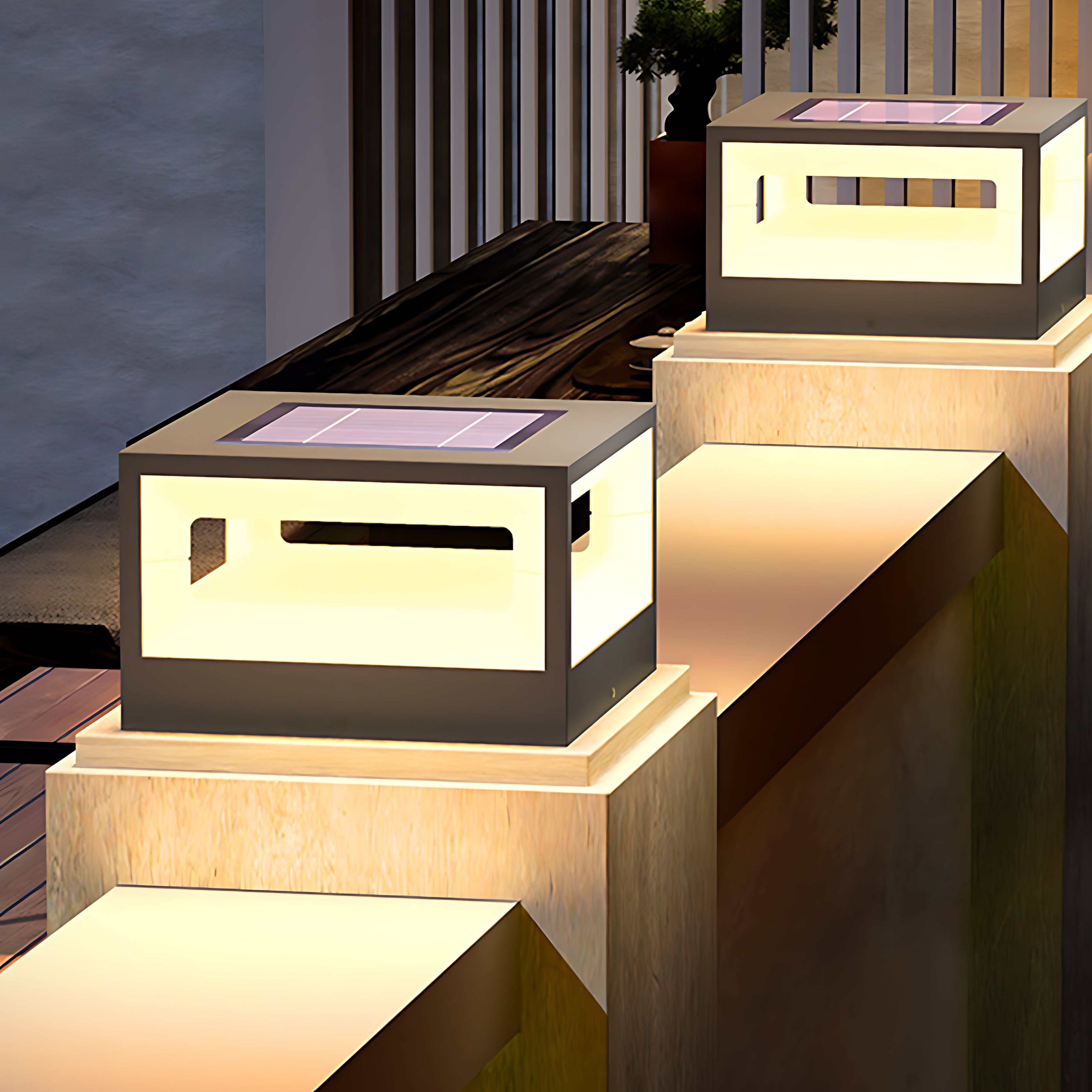 CHESTERFIELD SOLAR-POWERED HOLLOW SQUARE FENCE POST ILLUMINATOR