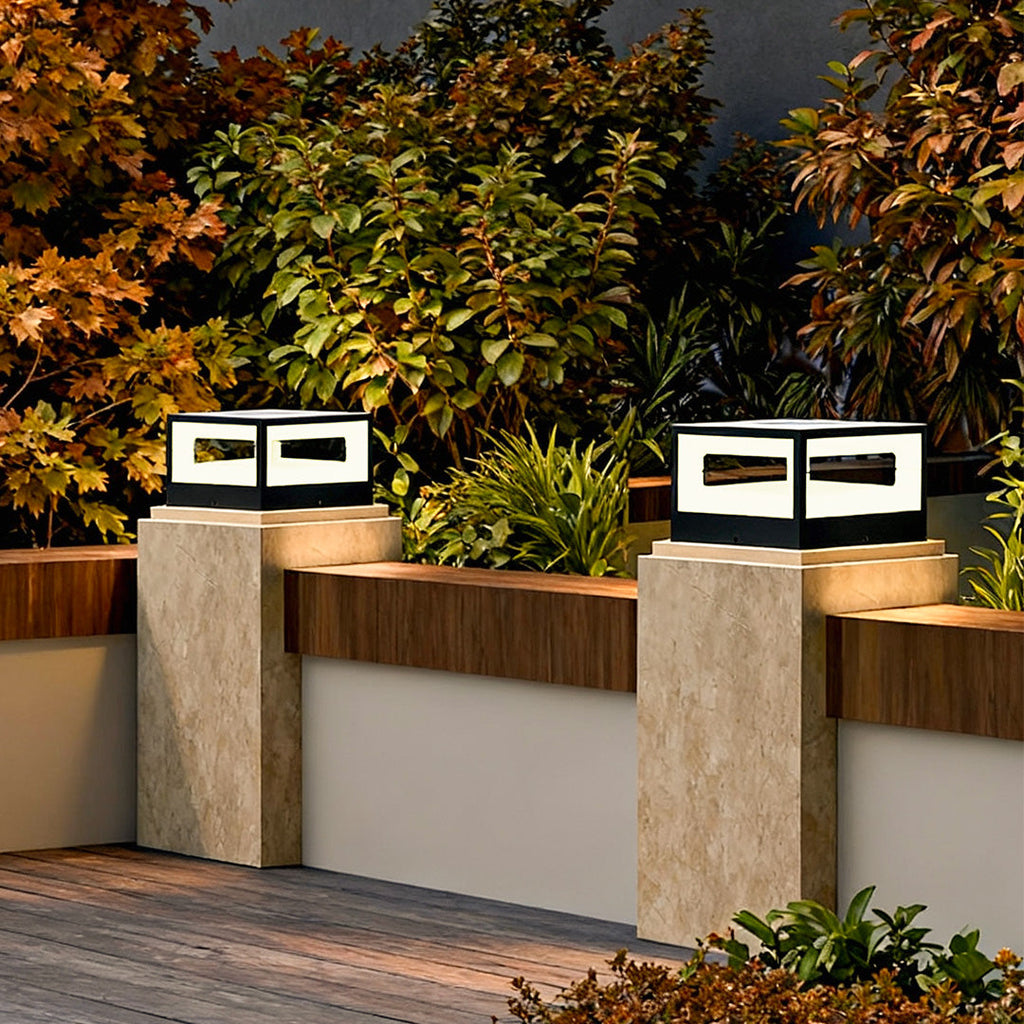CHESTERFIELD SOLAR-POWERED HOLLOW SQUARE FENCE POST ILLUMINATOR