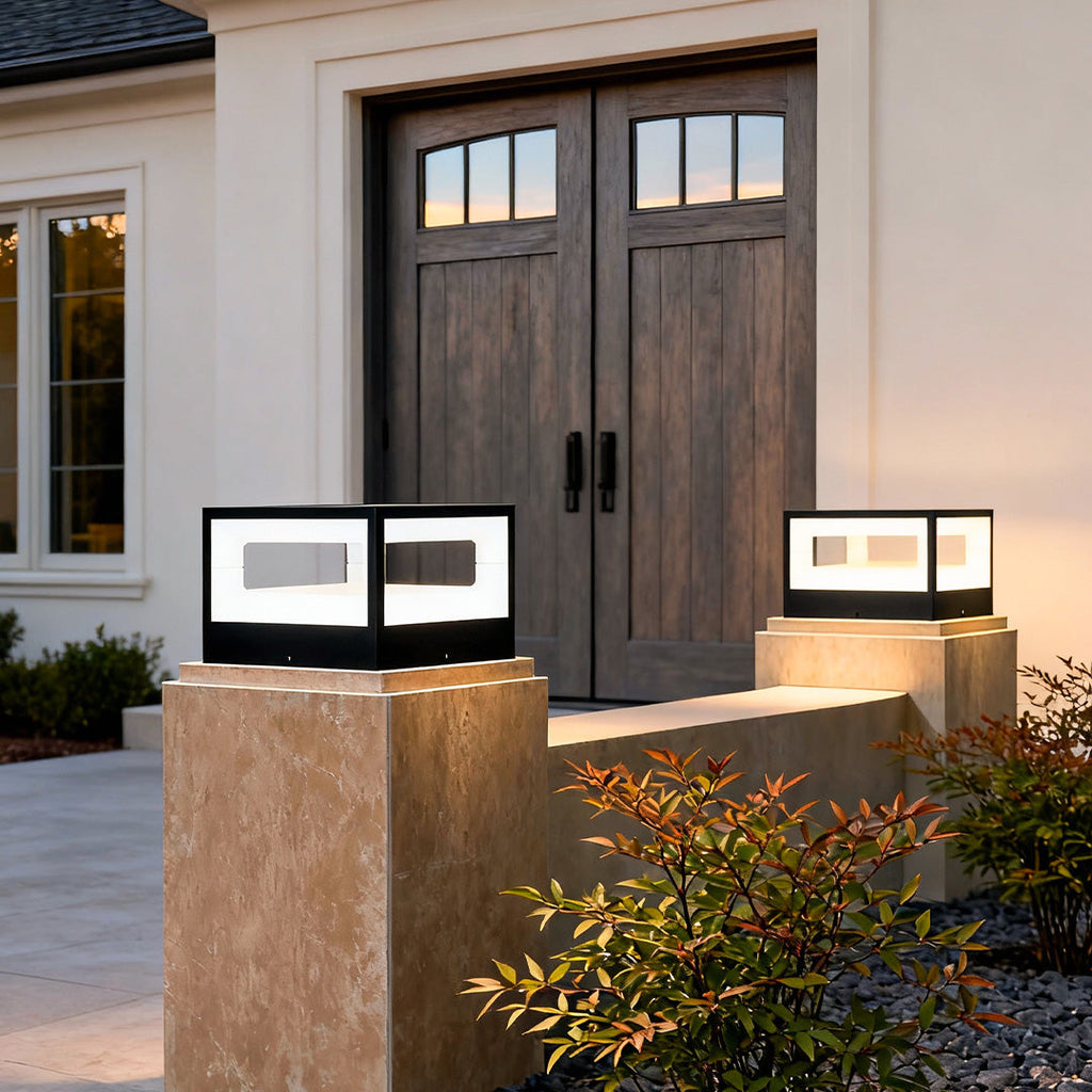 CHESTERFIELD SOLAR-POWERED HOLLOW SQUARE FENCE POST ILLUMINATOR