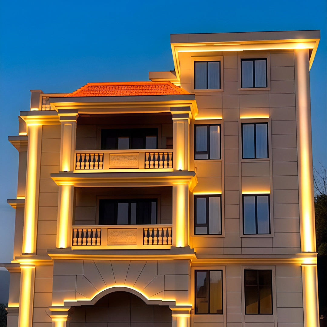 WINDSOR SQUARE OUTDOOR LED WASH LIGHT WITH NARROW BEAM