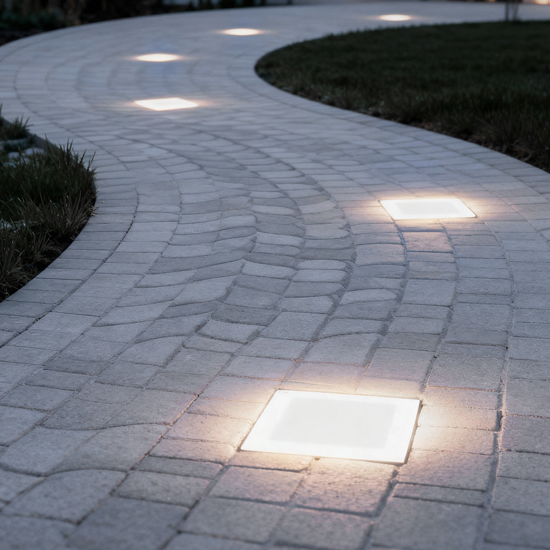 WINTERBOURNE SOLAR-POWERED ICE CUBE PATHWAY LANTERN