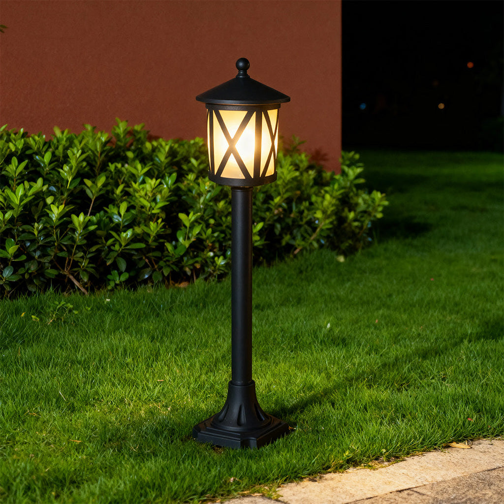 WINTHORPE ALUMINUM GARDEN SPOTLIGHT WITH LED ILLUMINATION