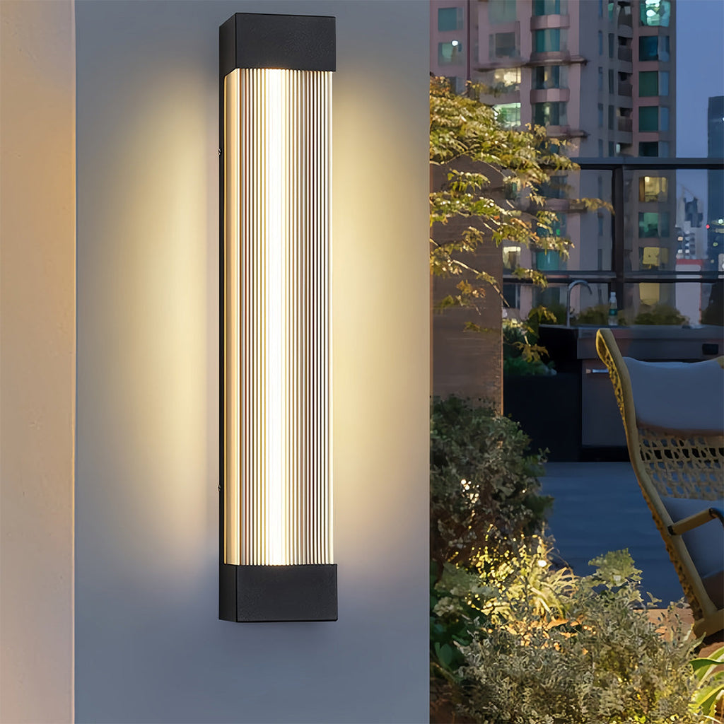 WINDSOR AQUA VERTICAL LED OUTDOOR SCONCE