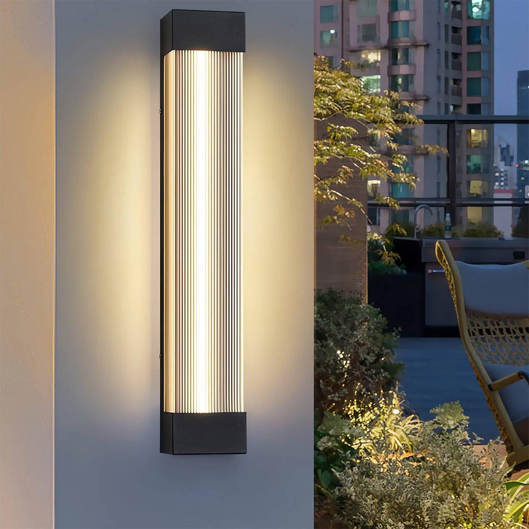 WINDSOR AQUA VERTICAL LED OUTDOOR SCONCE
