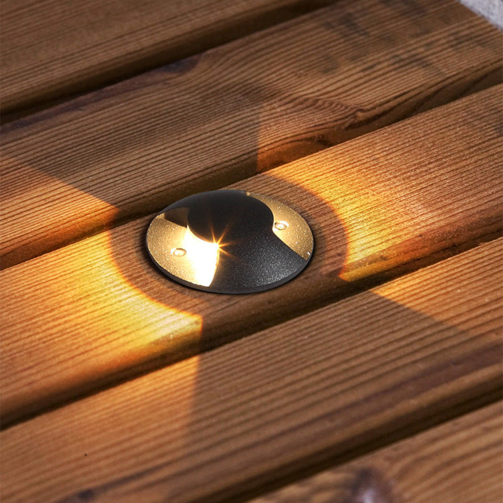 RAVENSCROFT GROUND-LEVEL LUMINAIRE WITH SIDE LIGHTING