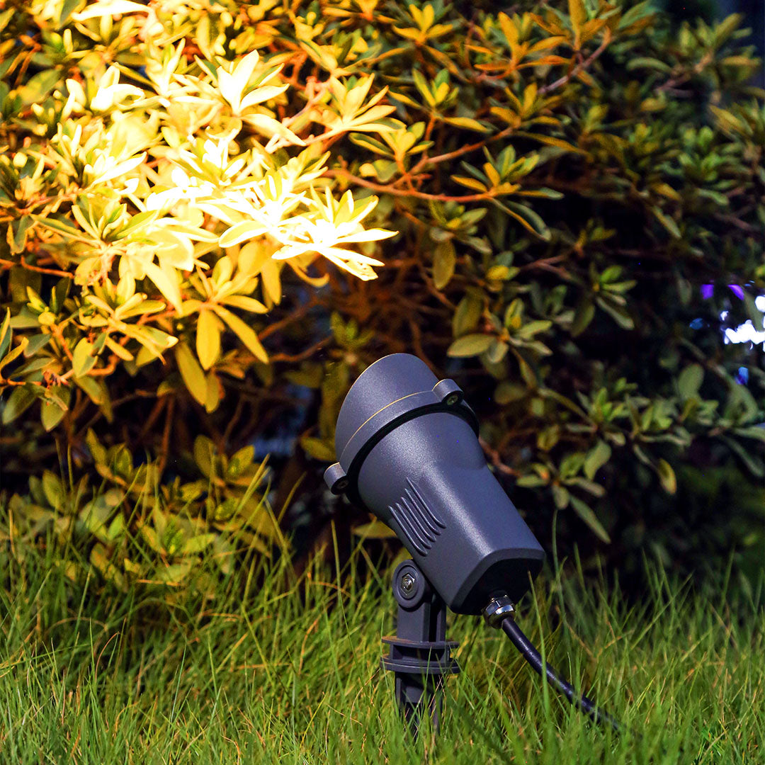 THORNBURY ILLUMINATED GARDEN SPIKE LANTERN