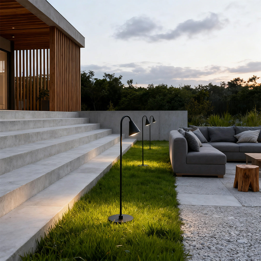 WINDSOR GARDEN PATHWAY ILLUMINATOR - Contemporary Waterproof Outdoor Light
