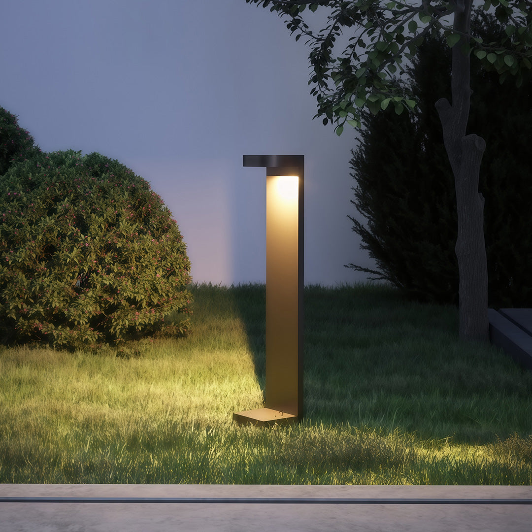 WINDSOR GARDEN PATHWAY LANTERN - Sleek Waterproof LED Outdoor Illumination