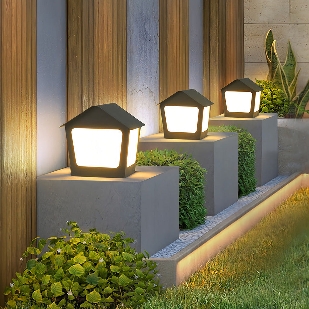 WINDSOR GARDEN POST ILLUMINATORS - ARTISANAL SCULPTED LIGHTS FOR OUTDOOR SPACES