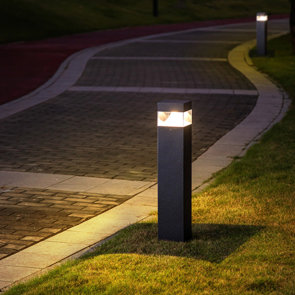 WINDSOR SQUARE 31-INCH GARDEN BOLLARD LANTERN