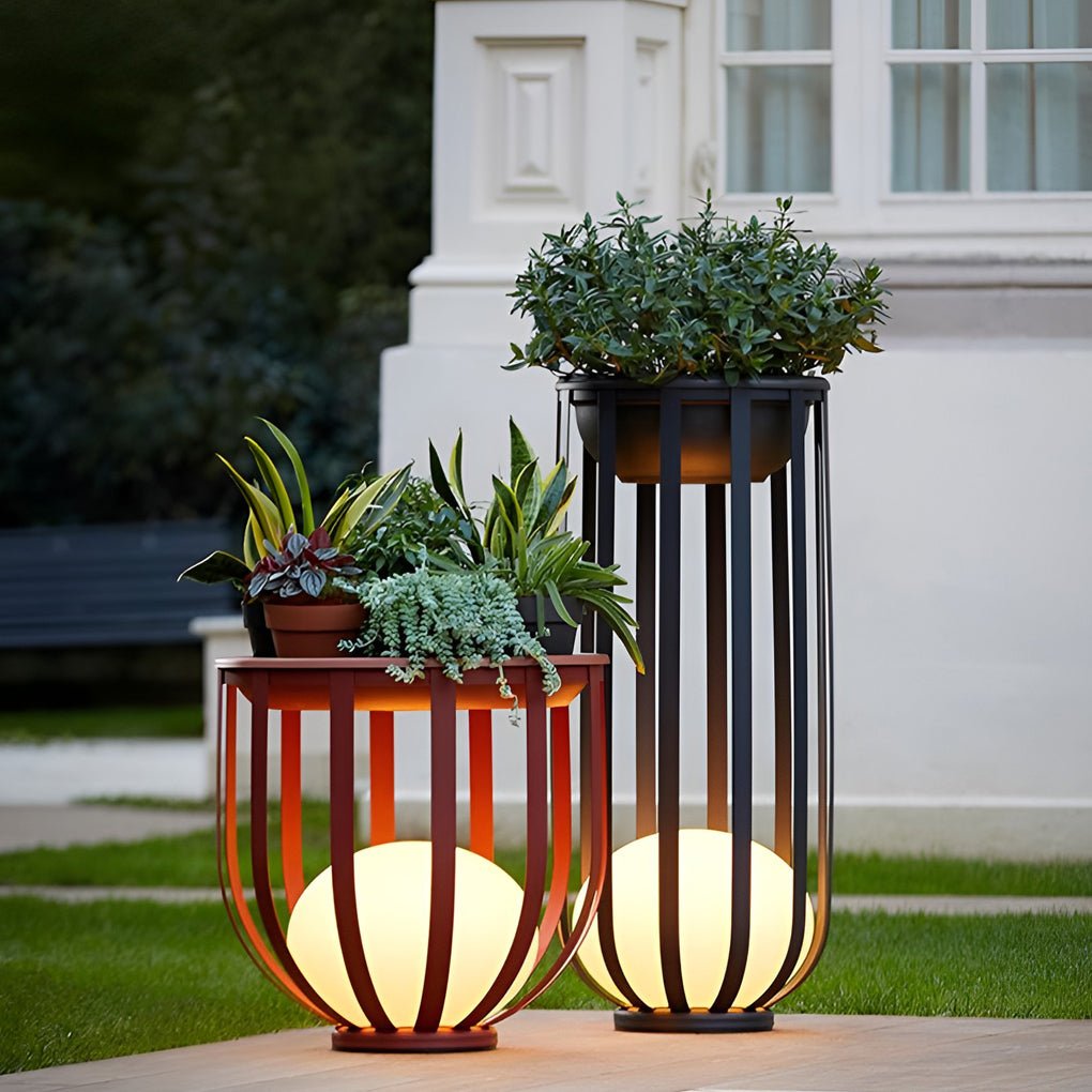 WINDSOR SOLAR GARDEN LANTERN WITH REMOVABLE TRAY